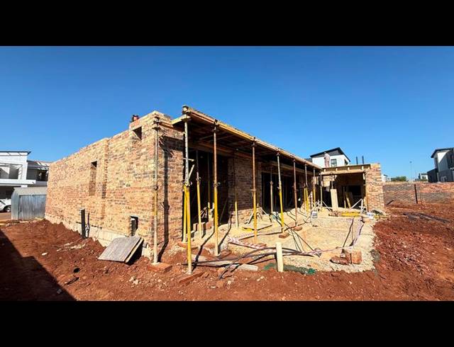 4 BEDROOM HOUSE FOR SALE IN FOUNTAINBROOK ESTATE